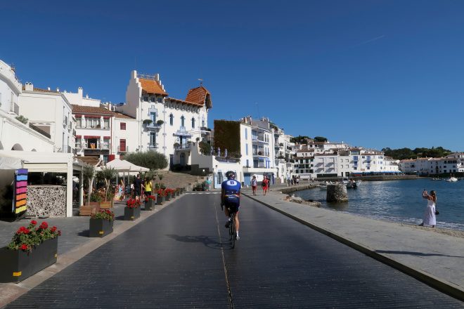 Ciclista a Cadaqués
